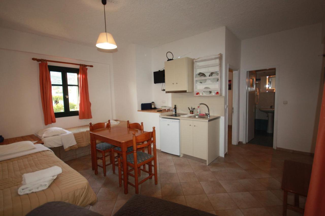 Cyclades Beach Apartments Chrisopigi  Esterno foto