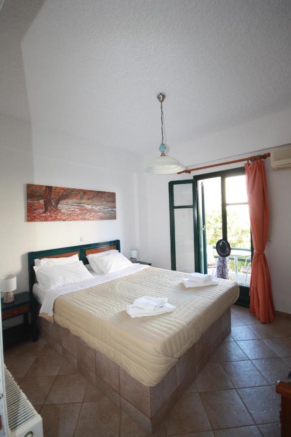 Cyclades Beach Apartments Chrisopigi  Esterno foto