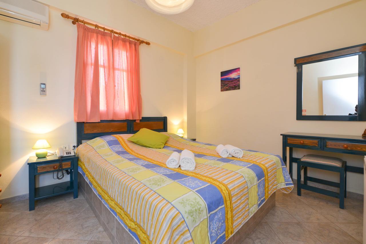 Cyclades Beach Apartments Chrisopigi  Esterno foto